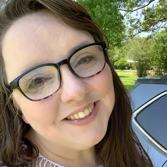 Meet your Posher, Kristi - Picture 1 of 2